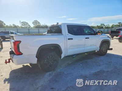 Trzecie zdjęcie samochodu z tyłu: 2026 TOYOTA TUNDRA SR5 VIN:5TFLA5DB8TX381918 - miniatura