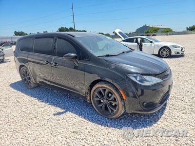 Czwarte zdjęcie samochodu z boku: 2019 CHRYSLER PACIFICA TOURING PLUS VIN:2C4RC1FGXKR548718 - miniatura