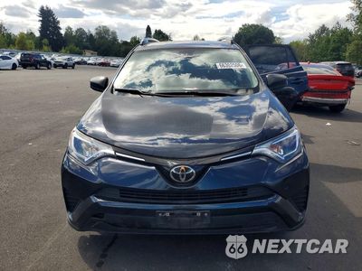 Piąte zdjęcie samochodu w środku: 2018 TOYOTA RAV4 LE VIN:JTMBFREV2JD251340 - miniatura