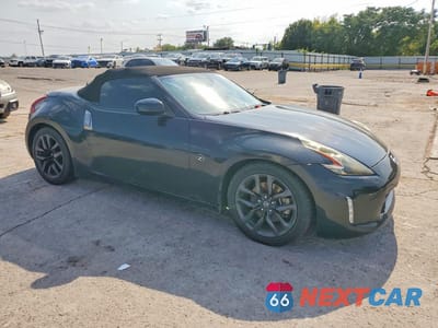 Czwarte zdjęcie samochodu z boku: 2019 NISSAN 370Z ROADSTER VIN:JN1AZ4FH1KM620322 - miniatura