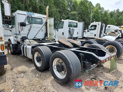 Drugie zdjęcie samochodu z przodu: 2018 VOLVO VNR VIN:4V4WB9EH7JN896037 - miniatura