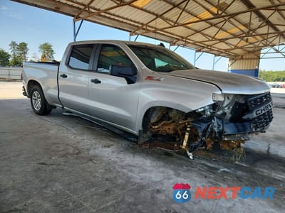 Czwarte zdjęcie samochodu z boku: 2020 CHEVROLET SILVERADO K1500 VIN:3GCUYAEF5LG393667 - miniatura