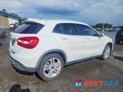 Trzecie zdjęcie samochodu z tyłu: 2018 MERCEDES-BENZ GLA 250 4MATIC VIN:WDCTG4GB8JJ506124 - miniatura