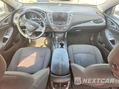 Zdjęcie 8 z 12 samochodu: 2018 CHEVROLET MALIBU LT VIN:1G1ZD5ST3JF101881 - miniatura