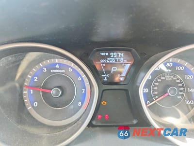 Zdjęcie 9 z 12 samochodu: 2013 HYUNDAI ELANTRA GLS VIN:KMHDH4AE4DU972495 - miniatura