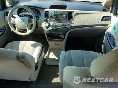 Zdjęcie 8 z 13 samochodu: 2013 TOYOTA SIENNA L 7-PASSENGER VIN:5TDZK3DC0DS346544 - miniatura