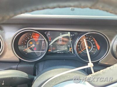 Zdjęcie 9 z 13 samochodu: 2018 JEEP WRANGLER UNLIMITED SAHARA VIN:1C4HJXEG8JW303444 - miniatura