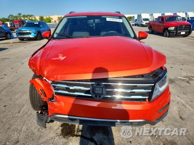 Piąte zdjęcie samochodu w środku: 2019 VOLKSWAGEN TIGUAN S VIN:3VV1B7AX7KM132029 - miniatura