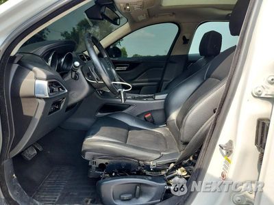Zdjęcie 7 z 13 samochodu: 2018 JAGUAR F-PACE PREMIUM VIN:SADCJ2GX9JA237580 - miniatura