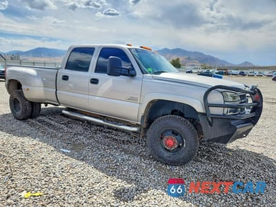 Czwarte zdjęcie samochodu z boku: 2005 CHEVROLET SILVERADO K3500 VIN:1GCJK33275F960255 - miniatura