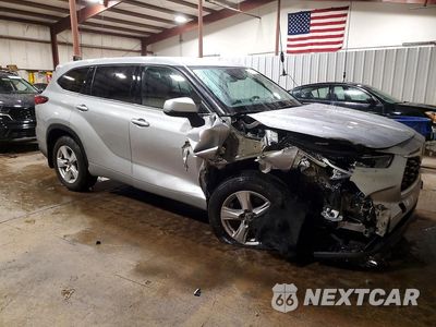 Czwarte zdjęcie samochodu z boku: 2021 TOYOTA HIGHLANDER LE VIN:5TDBZRBH4MS150766 - miniatura