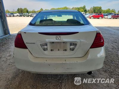 Zdjęcie 6 z 12 samochodu: 2006 HONDA ACCORD LX VIN:JHMCM56426C002315 - miniatura
