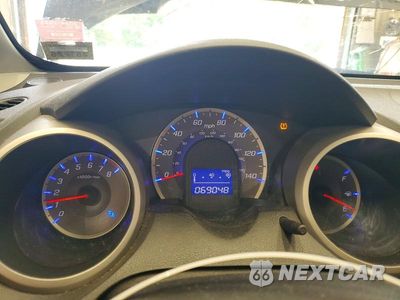 Zdjęcie 9 z 12 samochodu: 2010 HONDA FIT SPORT VIN:JHMGE8G42AS023159 - miniatura