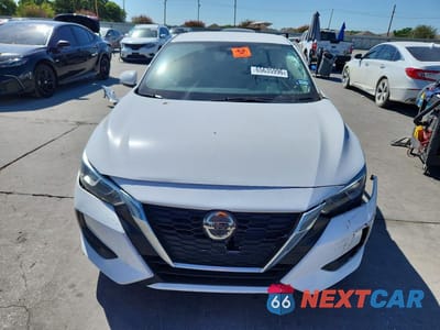 Piąte zdjęcie samochodu w środku: 2020 NISSAN SENTRA SV VIN:3N1AB8CV2LY254729 - miniatura