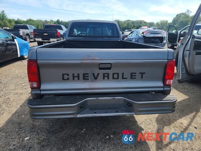Zdjęcie 6 z 12 samochodu: 1987 CHEVROLET S TRUCK S10 VIN:1GCCS14R6H2266578 - miniatura