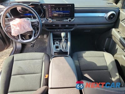 Zdjęcie 8 z 12 samochodu: 2025 CHEVROLET COLORADO LT VIN:1GCPTCEK8S1241710 - miniatura