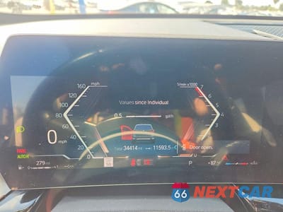 Zdjęcie 9 z 14 samochodu: 2023 BMW X1 XDRIVE28I VIN:WBX73EF05P5W47990 - miniatura