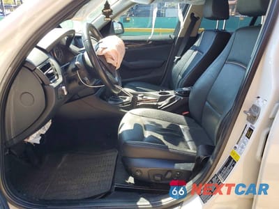Zdjęcie 7 z 12 samochodu: 2013 BMW X1 XDRIVE35I VIN:WBAVM5C55DVV89051 - miniatura