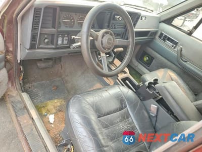 Zdjęcie 8 z 11 samochodu: 1988 JEEP CHEROKEE LIMITED VIN:1JCMT7895JT133632 - miniatura