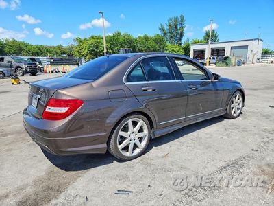 Trzecie zdjęcie samochodu z tyłu: 2013 MERCEDES-BENZ C 250 VIN:WDDGF4HB5DF971532 - miniatura