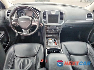 Zdjęcie 8 z 12 samochodu: 2015 CHRYSLER 300 LIMITED VIN:2C3CCAAG4FH930644 - miniatura