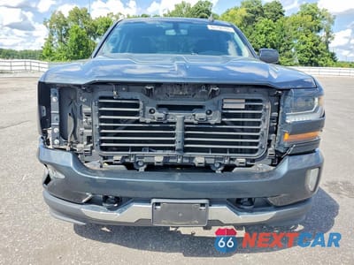 Piąte zdjęcie samochodu w środku: 2018 CHEVROLET SILVERADO K1500 LT VIN:2GCVKREC2J1109296 - miniatura
