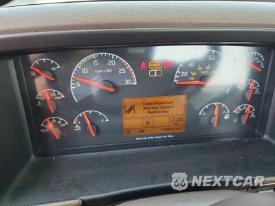 Zdjęcie 9 z 12 samochodu: 2017 VOLVO VNL SEMI TRUCK VIN:4V4N39TG4HN987974 - miniatura