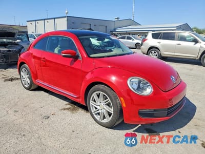 Czwarte zdjęcie samochodu z boku: 2013 VOLKSWAGEN BEETLE VIN:3VWJP7AT2DM619636 - miniatura