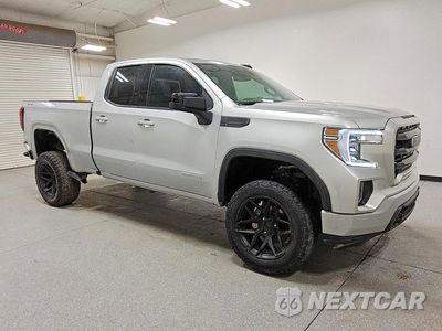 Czwarte zdjęcie samochodu z boku: 2021 GMC SIERRA K1500 ELEVATION VIN:1GTR9CEK8MZ387374 - miniatura