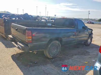 Trzecie zdjęcie samochodu z tyłu: 2003 GMC NEW SIERRA C1500 VIN:1GTEC14XX3Z130569 - miniatura