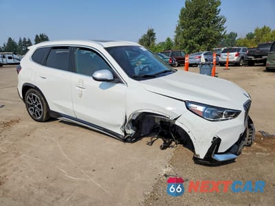 Czwarte zdjęcie samochodu z boku: 2023 BMW X1 XDRIVE28I VIN:WBX73EF04P5X48065 - miniatura