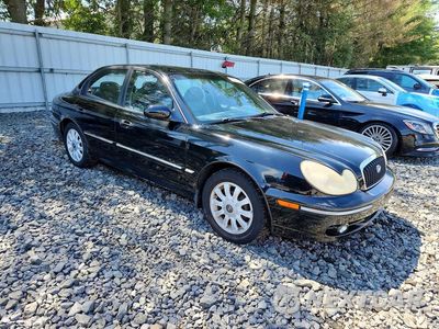 Czwarte zdjęcie samochodu z boku: 2003 HYUNDAI SONATA GLS VIN:KMHWF35H83A802301 - miniatura