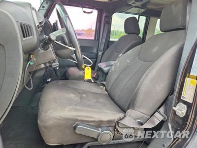 Zdjęcie 7 z 14 samochodu: 2017 JEEP WRANGLER UNLIMITED SPORT VIN:1C4BJWDG5HL627030 - miniatura