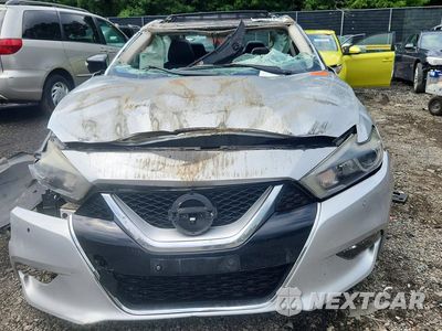 Piąte zdjęcie samochodu w środku: 2017 NISSAN MAXIMA PLATINUM VIN:1N4AA6AP0HC416226 - miniatura