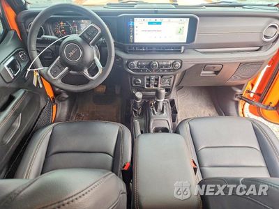 Zdjęcie 8 z 13 samochodu: 2025 JEEP WRANGLER SAHARA VIN:1C4PJXEN5SW609674 - miniatura
