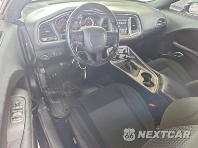 Zdjęcie 8 z 12 samochodu: 2021 DODGE CHALLENGER SXT VIN:2C3CDZAG5MH597301 - miniatura