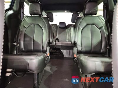 Zdjęcie 10 z 13 samochodu: 2025 CHRYSLER PACIFICA SELECT VIN:2C4RC1BG4SR561454 - miniatura