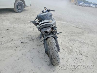 Czwarte zdjęcie samochodu z boku: 2014 HONDA CBR600 RR VIN:JH2PC4001EK700089 - miniatura