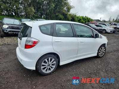 Trzecie zdjęcie samochodu z tyłu: 2012 HONDA FIT SPORT VIN:JHMGE8H52CC008102 - miniatura