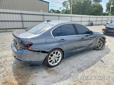 Trzecie zdjęcie samochodu z tyłu: 2015 BMW 320 I VIN:WBA3B1G57FNT06653 - miniatura