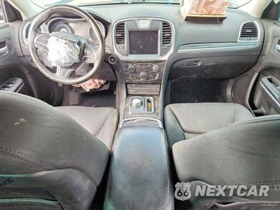 Zdjęcie 8 z 12 samochodu: 2019 CHRYSLER 300 TOURING VIN:2C3CCAAGXKH590345 - miniatura