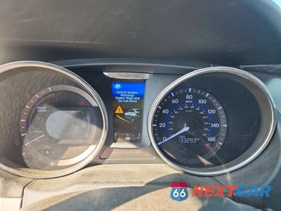 Zdjęcie 9 z 12 samochodu: 2015 HYUNDAI SONATA HYBRID BASE VIN:KMHEC4A43FA119276 - miniatura