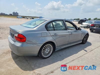Trzecie zdjęcie samochodu z tyłu: 2006 BMW 325 I VIN:WBAVB13556KX42076 - miniatura