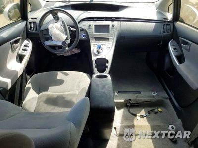 Zdjęcie 8 z 12 samochodu: 2015 TOYOTA PRIUS TWO VIN:JTDKN3DU2F0484058 - miniatura