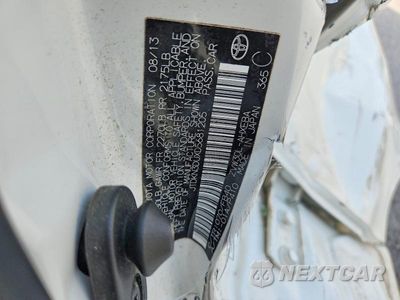 Zdjęcie 13 z 13 samochodu: 2013 TOYOTA PRIUS THREE VIN:JTDKN3DUXD5681205 - miniatura