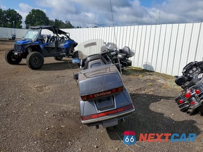 Czwarte zdjęcie samochodu z boku: 1988 HONDA GL1100 VIN:1HFSC220XJA009752 - miniatura