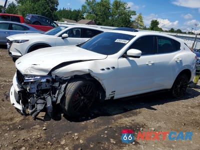 2019 MASERATI LEVANTE GTS ZN661ZUA0KX320314 - główne zdjęcie licytacji z USA - miniatura