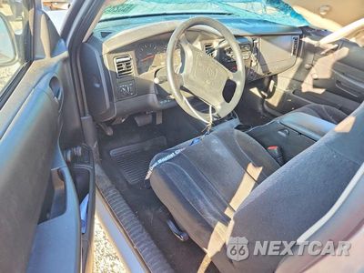 Zdjęcie 8 z 12 samochodu: 2003 DODGE DAKOTA SXT VIN:1D7HL12X63S157055 - miniatura