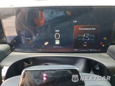 Zdjęcie 9 z 13 samochodu: 2025 LINCOLN AVIATOR VIN:5LM5J6XC3SGL29347 - miniatura