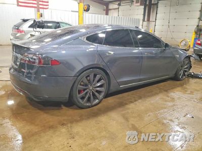 Trzecie zdjęcie samochodu z tyłu: 2014 TESLA MODEL S VIN:5YJSA1H25EFP63142 - miniatura